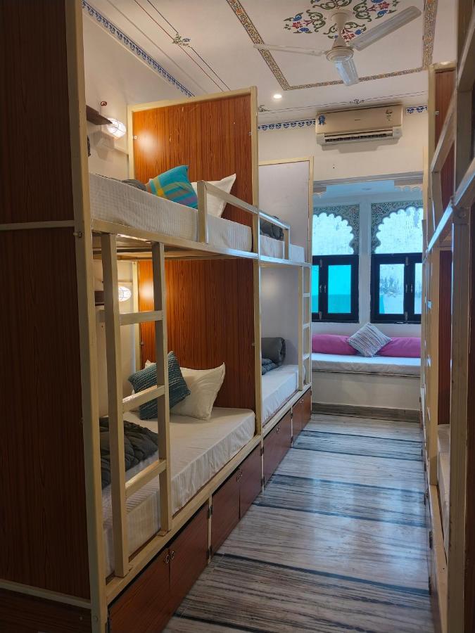 Madpackers Udaipur Hostel Buitenkant foto