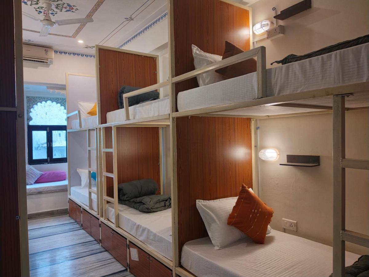 Madpackers Udaipur Hostel Buitenkant foto