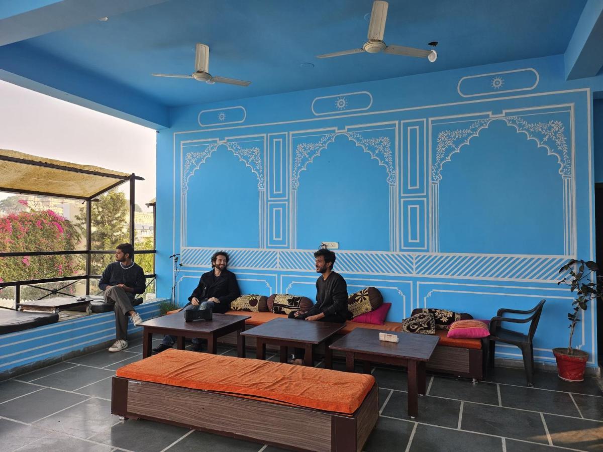 Madpackers Udaipur Hostel Buitenkant foto