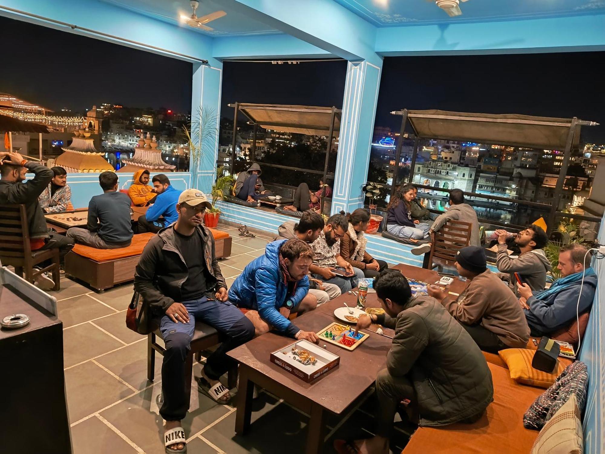 Madpackers Udaipur Hostel Buitenkant foto